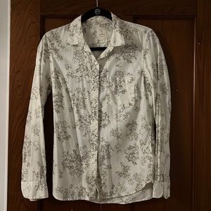 Beautiful floral GAP button down: size S